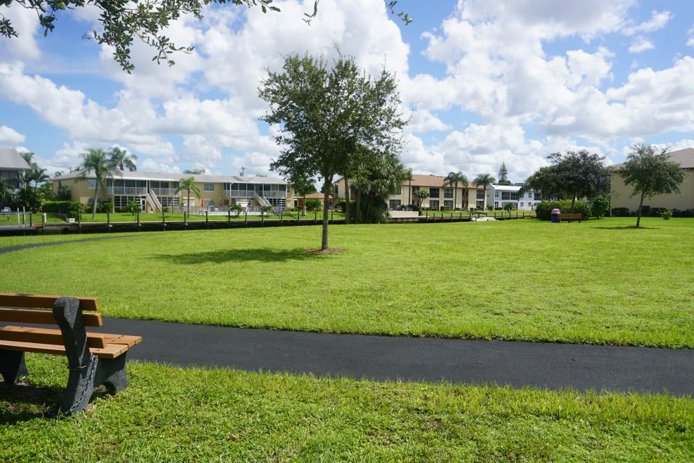 Founders Park - park bench